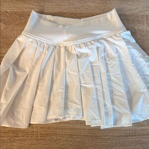 Elegant White Pleated Skirt